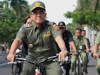 Bupati Banyuwangi Berangkat Ngantor Bersepeda
