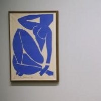 Lukisan Kertas Biru Berbentuk Wanita Kreasi Henri Matisse