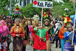 Mengenang Meriahnya Pawai Pekan Kebudayaan Aceh