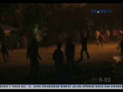 Dilempari Batu Saat Ronda, Warga Bentrok dengan Geng Motor