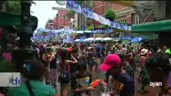 Baku Siram Massal, Cara Bersihkan Dosa di Negeri Gajah