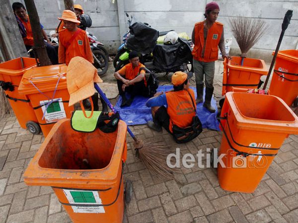Pemprov DKI Godok Kenaikan Upah Petugas Kebersihan