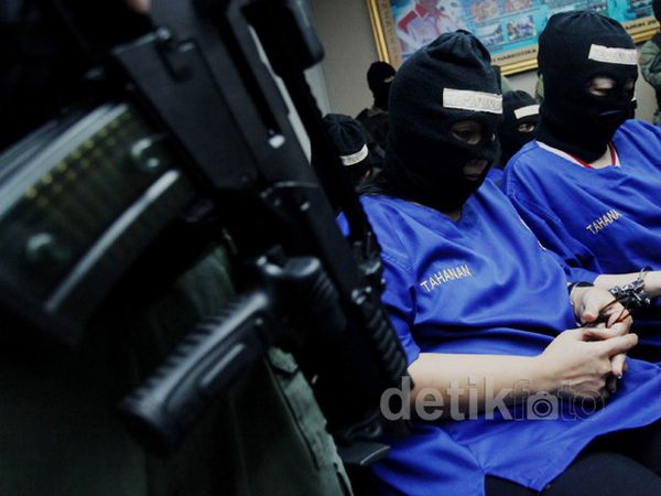 BNN Tangkap 10 Pelaku dan Sita 7,5 Kg Sabu