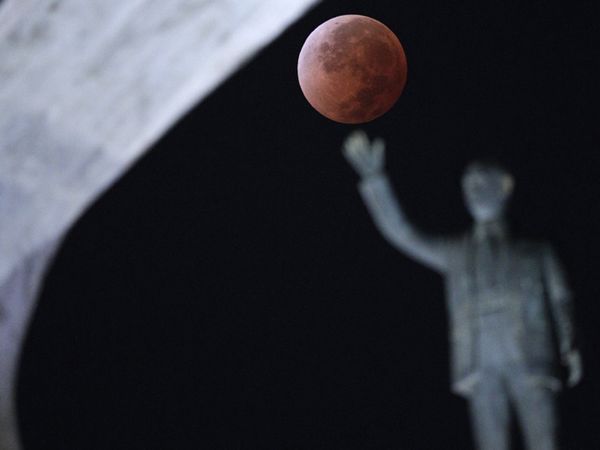 Gerhana Bulan di Berbagai Negara