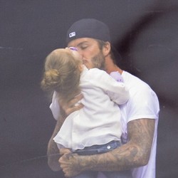 Yuk, Intip Serunya David Beckham dan Keluarga Nonton Hockey