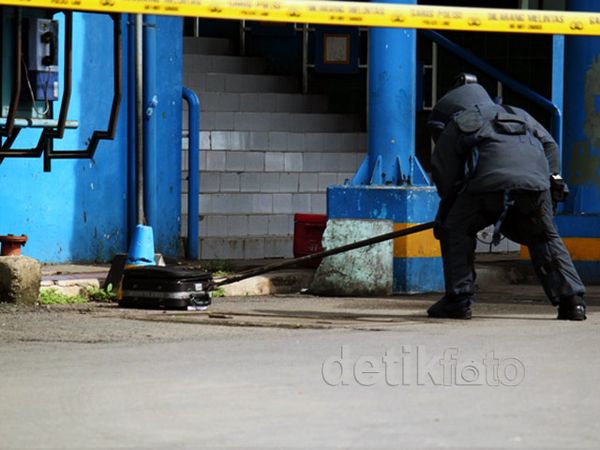 Tas Diduga Bom di Dermaga Ujung Berisi Pakaian