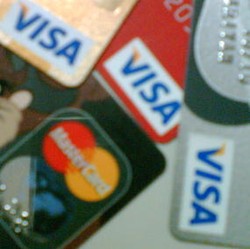 Orang RI Transaksi Pakai Kartu Rp 11,9 Triliun/Hari