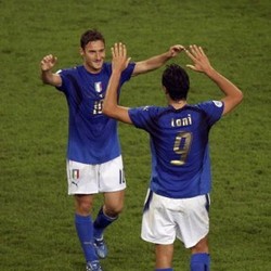 Baru Pikirkan 18 Pemain untuk Piala Dunia, Prandelli Enggan Bahas Totti dan Toni