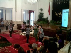 Ibu Ani Cerita Soal Cucunya Aira yang Alami Gangguan Telinga