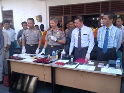 Polisi Sita Narkoba Rp 2 M dan Amankan 2 WNA di Riau