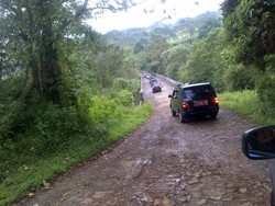 Gara-gara Jalan Rusak, 5 Perempuan di Desa Ini Melahirkan di Hutan