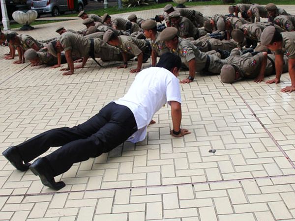 Bima Arya Ajak Satpol PP Push up 50 Kali