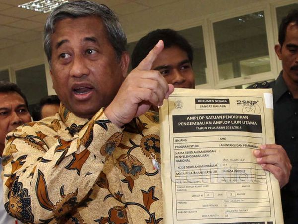 Mendikbud Tinjau Lembar Jawaban UN