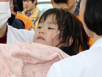 Evakuasi Korban Feri Tenggelam