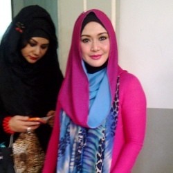 8 Jam Sudah Eddies Adelia Dampingi Suami Jalani Sidang