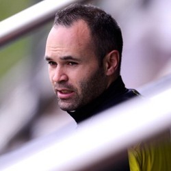 Iniesta Abaikan Absennya Ronaldo