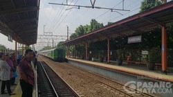 Pemblokiran Rel di Stasiun Bekasi Buat Kereta ke Jawa Ikut Tertahan