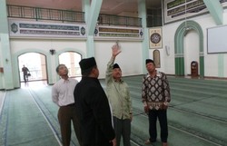 Sambangi Masjid Al Azhar Jaktim, JK Sumbang Speaker dan Mobil Kebersihan