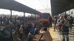 Cerita Roker Bekasi Soal Lambatnya Kereta Hingga Berbuntut Aksi Blokir