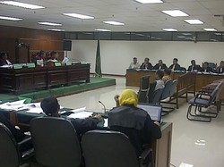 Kuasa Hukum Bupati Morotai Sebut Akil Minta Duit