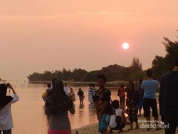 Pantai Pasir Perawan Terindah di Utara Jakarta