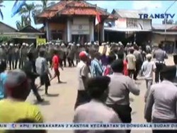 Minta Penghitungan Suara Ulang, Pendukung Caleg Serbu Kantor Panwaslu