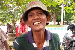 Mister Slamet, Tukang Becak Berbahasa Inggris di Banyuwangi