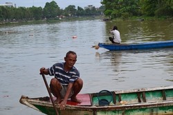 Cerita Reni Edi Lim Si Pendayung Sampan dari Cisadane