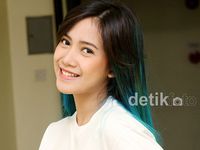Senyuman Manis Dhea Seto