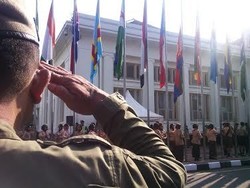 Peringati KAA ke 59, Sebanyak 106 Bendera Dikibarkan di Gedung Merdeka