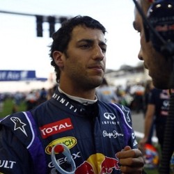 Ricciardo Optimistis Red Bull Bisa Finis Kedua