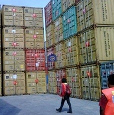 TNI AL Kembalikan 61 Kontainer Timah Ilegal ke Bea Cukai