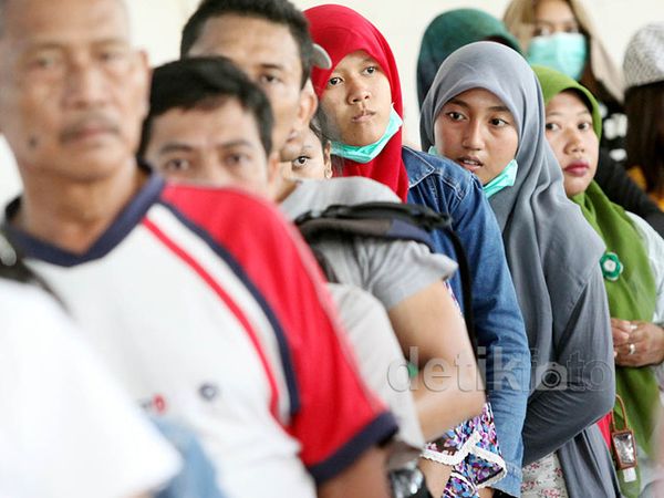 Libur Panjang, Commuter Line Dipadati Penumpang