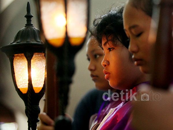 Umat Kristiani Rayakan Jumat Agung