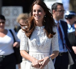 Pertamakalinya, Kate Middleton Pakai Busana Rancangan Desainer Australia