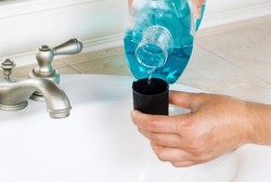 Terlalu Sering Gunakan Obat Kumur Berisiko Infeksi Jamur