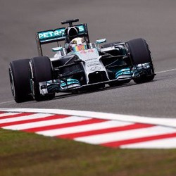 Hamilton Kuasai Sesi Kedua