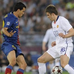 Holding Midfielder Tak Berarti DM