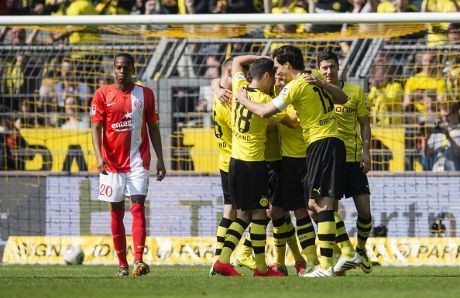 Dortmund Hajar Mainz 4-2