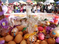 Ibadah Paskah di Depan Istana