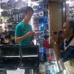 Pemilu dan Tahun Ajaran Baru, Penjualan Elektronika di Glodok Turun 30%-50%