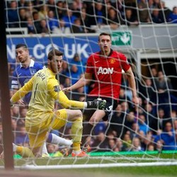 Everton Tekuk MU 2-0