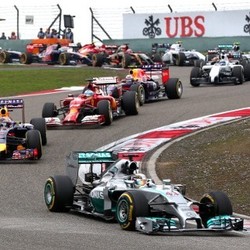 Hamilton Juara, Mercedes Kembali Finis Satu-Dua