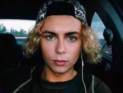 Merasa Tampan, Pria Australia Ini Foto Selfie Setiap Hari