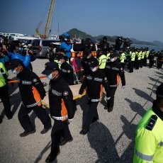 Polisi Korsel Tahan 4 Lagi Awak Kapal Feri Sewol
