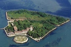 Dijual: Pulau Paling Berhantu di Italia