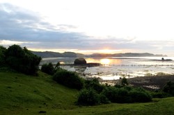 Cantiknya Pantai Seger Lombok di Pagi Hari