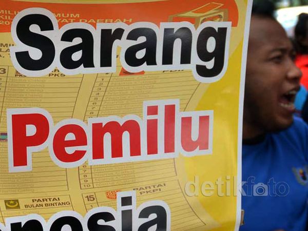 Puluhan Orang Demo KPU