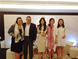 40% Wanita Tidak Percaya Diri Pakai Lipstik Merah Saat ke Kantor