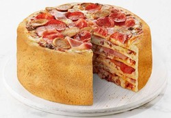 Restoran Ini Tawarkan Pizza Dalam Bentuk Cake